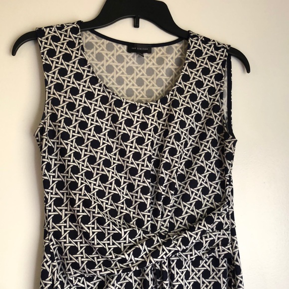 🛍️DONATED | The Limited | Sleeveless Blue and White Dress - Picture 2 of 7